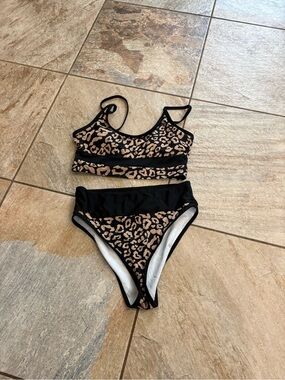 Animal print with black trim bikini in small GUC Unbranded
